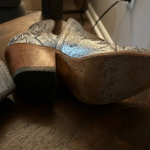 Ariat metallic silver western booties in excellent condition. - Picture 9 of 9